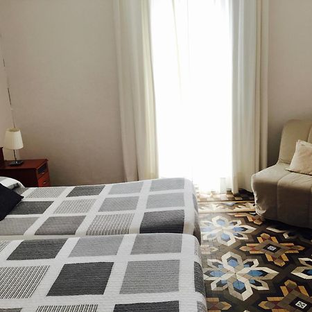 Hostal Eixample Barcelona Szoba fotó