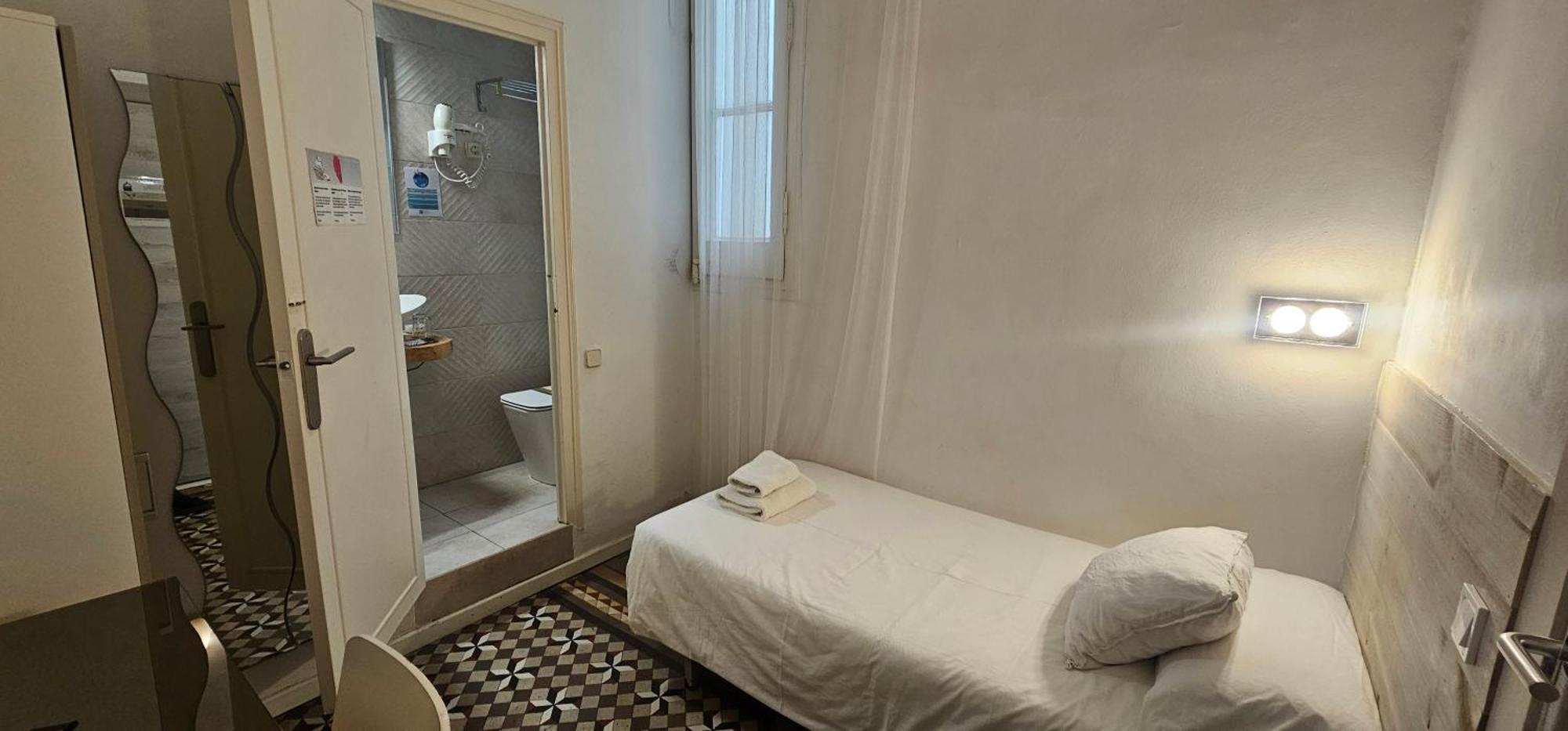 Hostal Eixample Barcelona Kültér fotó